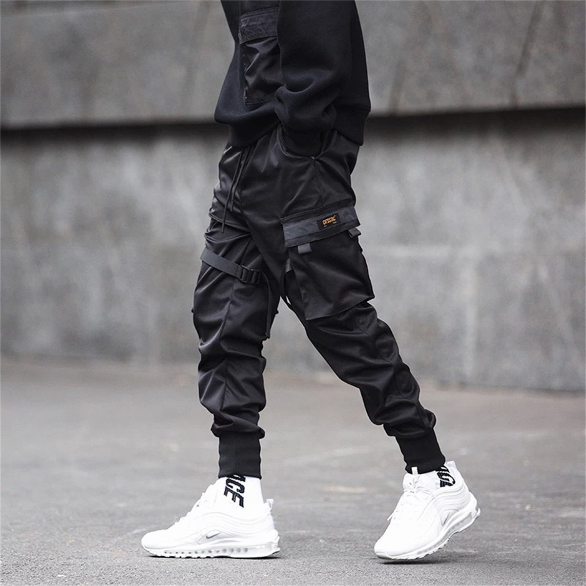 Zwarte Hiphop Cargo Broek Zome - Urban Streetwear Brand recensie en prijs